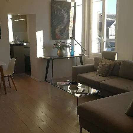 5&5 Rooftop Bed & Breakfast *